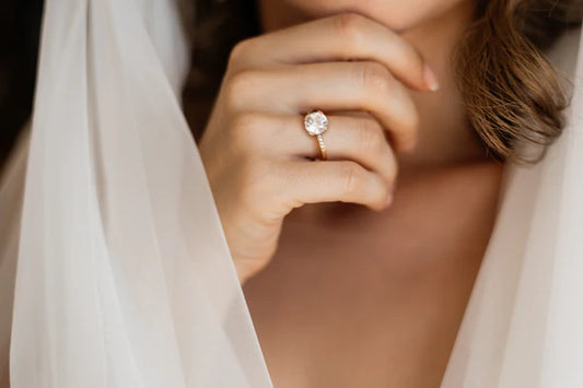 HOW TO ADD SYMBOLIC VALUE TO YOUR ENGAGEMENT RING?