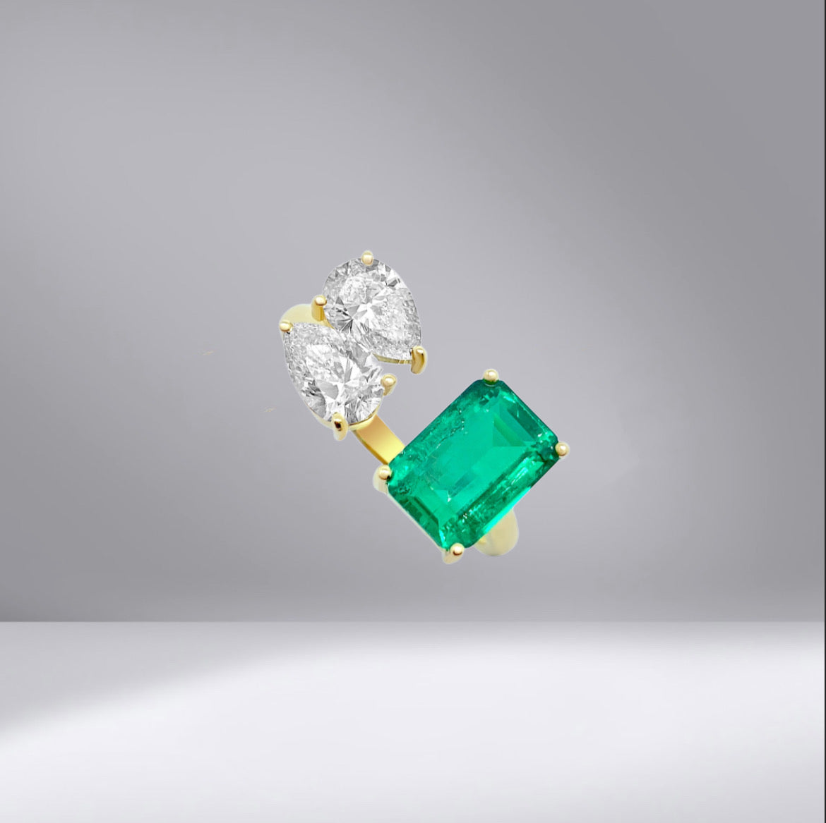 Emerald Diamond TEM ring
